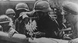 Symbolem niemieckiej agresji  tamtego dnia stała się także scena zerwania Orzełka ze szlabanu granicznego w Tczewie.